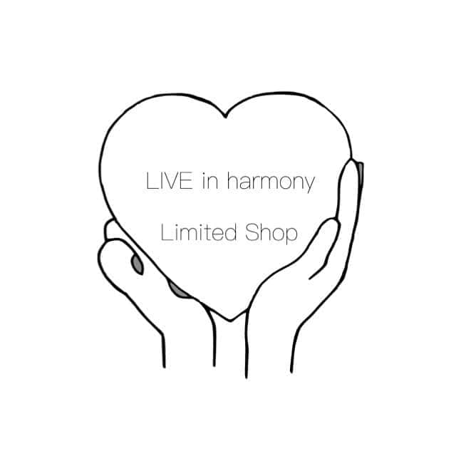 松浦雅のインスタグラム：「コロナショックを受けた保護猫救済プロジェクト、 LIVE in harmony Limited Shop 本日24:00でクローズとなります！  ぜひ、もう二度と手に入らないかもしれない グッズたちを、最後にご注文くださいませ！☺️ 利益額は全額、 @komaneko.cafe 様へ寄付されます。 準備も本当にがんばった企画でした。 HPを最後に見るだけでもどうぞ(^^) . 想像以上のご注文を頂き… このコロナで気持ちが晴れやかになれない時期に 皆さまの優しさに触れ、色んな意味で やってよかったと心から思える企画でした。 本当にありがとうございました😭💕 最後までこのショップをよろしくお願い致します！ . #liveinharmony_miyabi  #保護猫カフェ #コロナに負けるな  #保護猫 #保護 #里親募集中 #保護猫支援 #ボランティア #駒猫 #寄付 #募金 #コロナ救済 #限定ショップ #ネットショップ #オリジナルグッズ」