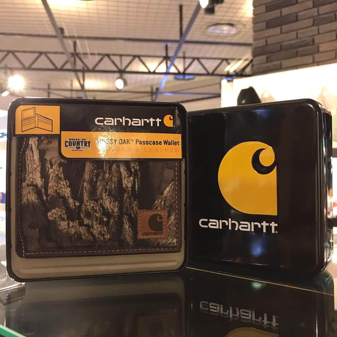 GROW AROUNDさんのインスタグラム写真 - (GROW AROUNDInstagram)「CarharttよりCANVAS PASSCASE WALLETが入荷致しました。🍂. 🎡Diver City🗽 11:00-20:00 #growaround  #growaroundnewarrivals  #growarounddivercity  #carhartt」6月30日 17時21分 - growaround