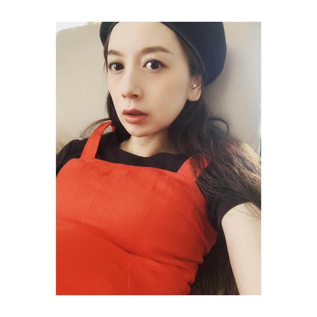 ungrid_minamiのインスタグラム：「. もうお腹ぱんっぱん まだでてきてないですよー 明日からいよいよ7月 予定日まで7日となりました🤘」