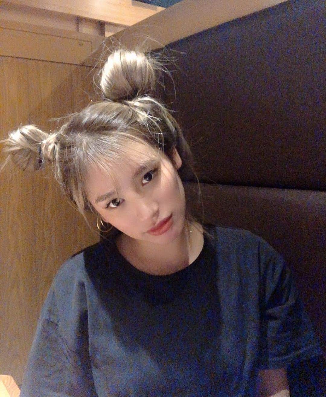 acaneのインスタグラム：「・ ディズニーランド行きたいん？🐭」