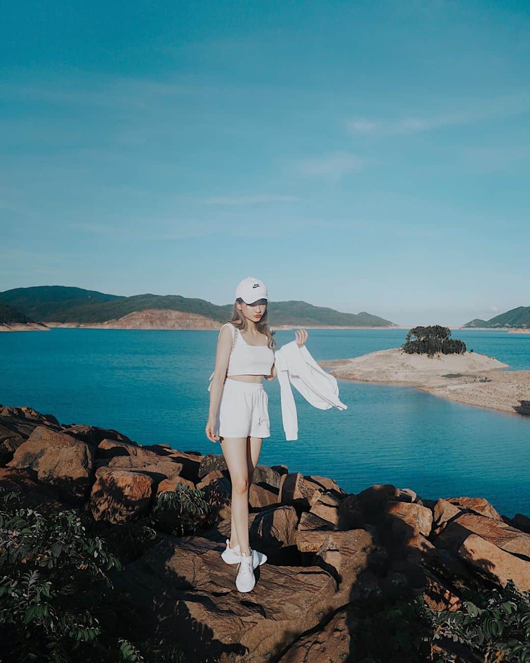 Giann Chanのインスタグラム：「15 mins drive from Sai Kung to Pak Tam Chung > 10 mins taxi to this spot ;) #Saikung #西霸 #hk #hktravel」