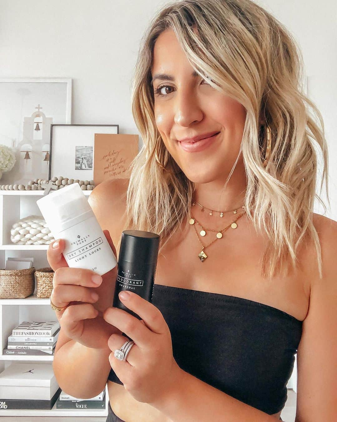 Stephanie Sterjovskiさんのインスタグラム写真 - (Stephanie SterjovskiInstagram)「Switched to natural deodorants a few years ago and never looked back! These have been my absolute faves the past year (charcoal and lavender), haven’t found one that’s any better (& I’ve tried alotttt). A few good reasons to make the switch & how: 🖤 Formulated without toxic chemicals (aluminum is a big one) that are linked to some health issues/diseases. Couldn’t think of a better reason to switch! 🖤 You’re supposed to sweat! This is how our body releases toxins 💦 🖤 It takes 30 days for your body to adjust to natural deodorant (or so I’ve read), be sure to exfoliate 1x a week and wash them daily as you detox. Use my @primallypure code: JOLLY10 at the checkout to try it out - charcoal is my #1! Have you or will you make the switch? Let me know in the comments! Sharing more natural beauty faves in my stories & on the blog today 🌿 . Outfit details linked here: http://liketk.it/2Rq7m @liketoknow.it #liketkit #LTKunder50 #outfitoftoday #cleanskincare #primallypure」6月30日 23時21分 - stephsjolly