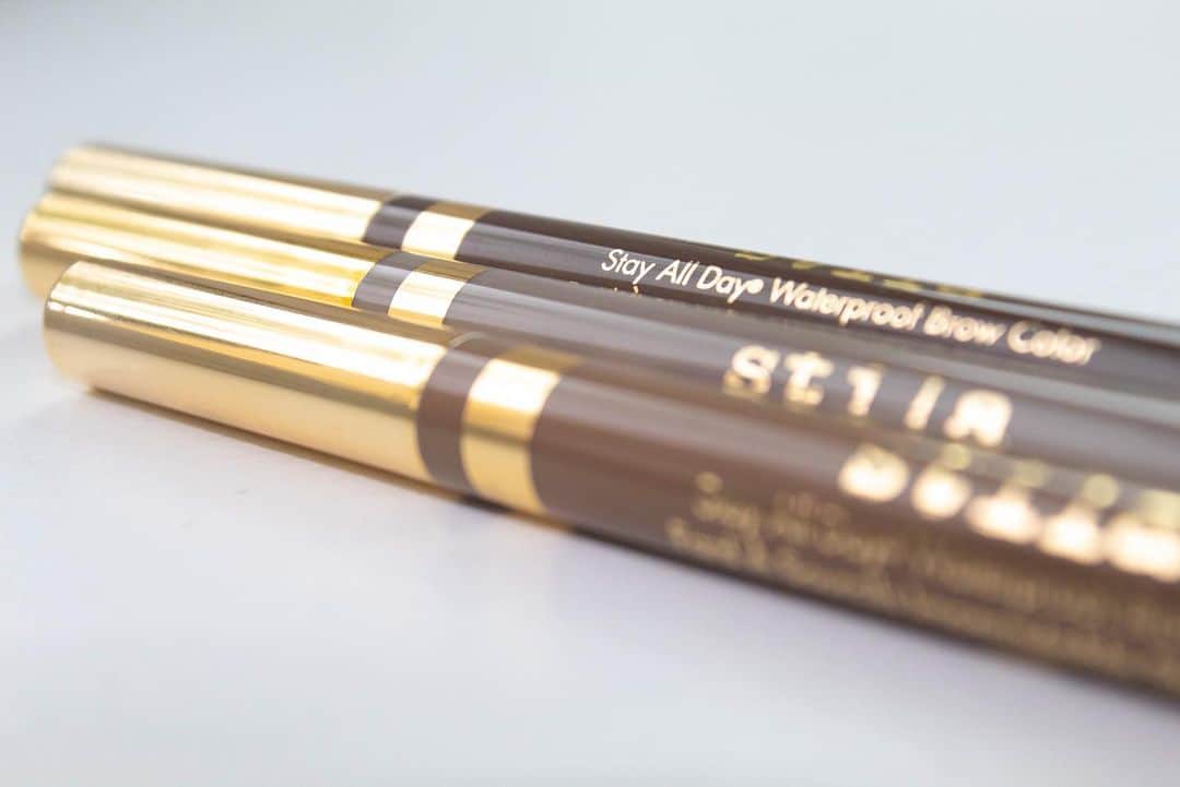 Stila Cosmeticsさんのインスタグラム写真 - (Stila CosmeticsInstagram)「For brows that slay 🙌 Stay All Day Waterproof Brow Color guarantees easy, effortless, FLAWLESS brows.  The brush tip pen  creates hair-like strokes so brows look naturally full, finished, and defined.  📷 : @hayleycanell . . #brows #makeup #waterproof #stayallday #summer2020」6月30日 23時22分 - stilacosmetics