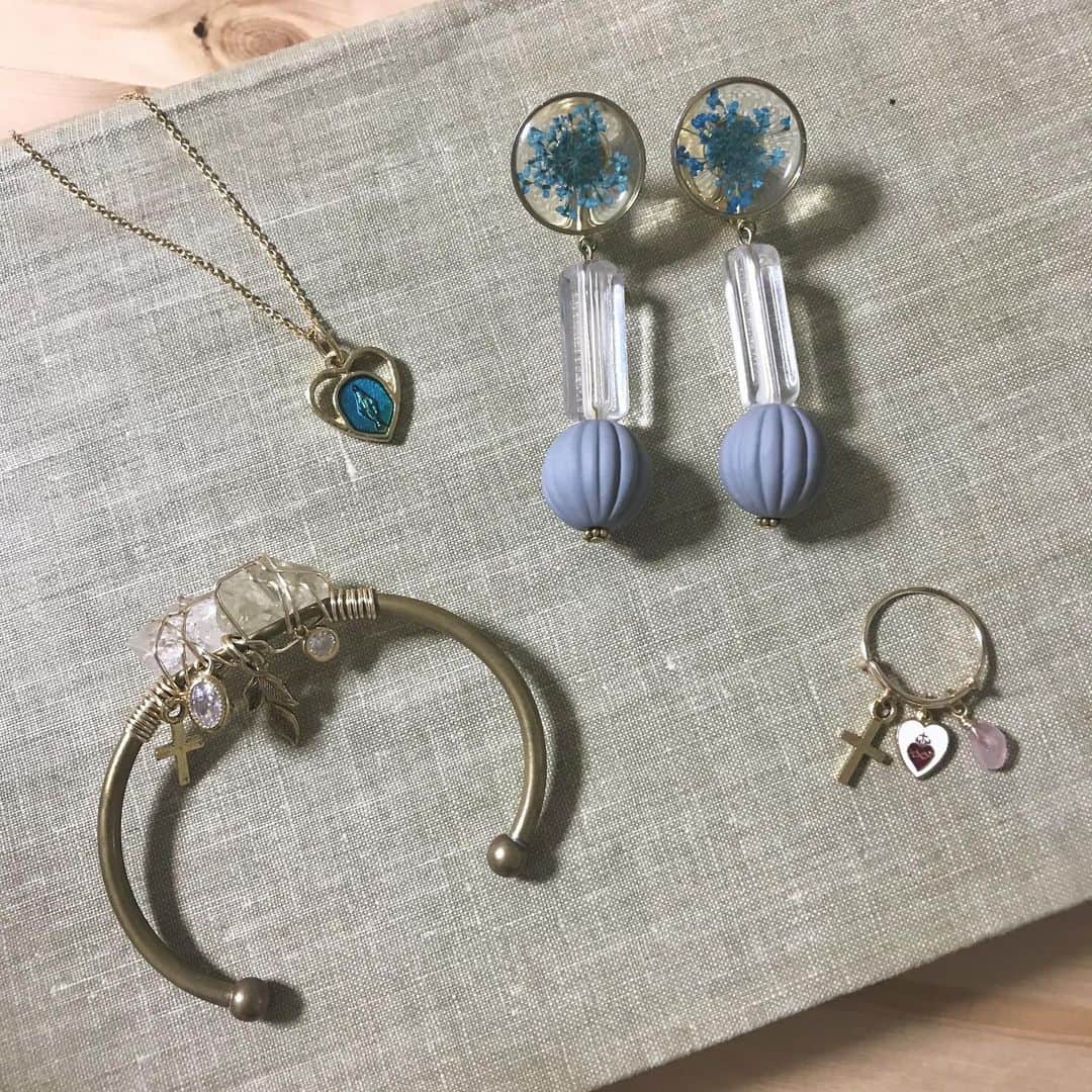 BOX CHARM Industryのインスタグラム：「セール最終日🚩 . 人気のチャームやラスト1デザインの完成品も本日まで50%offです！！ ギリギリまで商品は追加されるのでお見逃しなく😏 . . #boxcharmindustry #boxcharm #handmade #accessory #handmadeaccessory  #ボックスチャームインダストリー #ボックスチャーム #ハンドメイド #アクセサリー #ハンドメイドアクセサリー #公式オンラインショップ #NEWオープン #期間限定 #50パーセントオフ #今日まで」