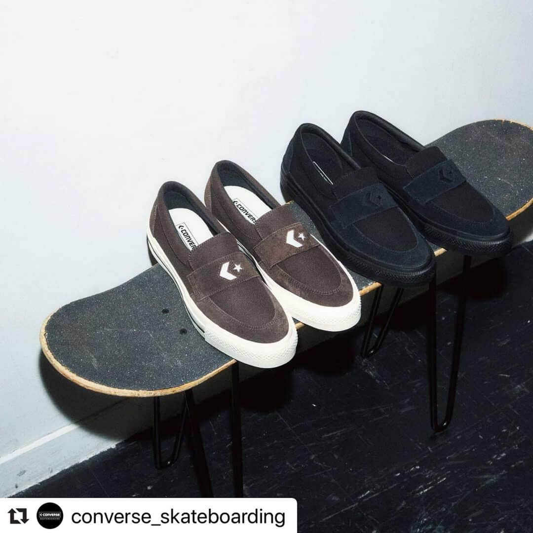 コンバースさんのインスタグラム写真 - (コンバースInstagram)「#Repost @converse_skateboarding  ・・・ CS ローファー SK ¥8,500(税抜) アーカイブのローファーをスケート仕様にアップデート。 キャンバスをベースに、 スエードをトウやかかとにパーツ使いしたデザイン。 スケーティングだけでなく、 幅広いスタイリングに活躍する一足。 革靴のような佇まいを感じさせるブラックモノクロームと、 クラシックなブラウンの2カラー展開。  #converse_skateboarding #converse #chevronandstar #kicks #skateboard #コンバース #コンバーススケート #シェブロンアンドスター #コンバーススケートボーディング #スケシュー #スケートボード」6月30日 18時07分 - converse_jp