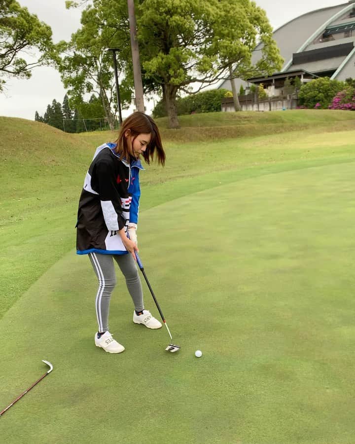 あやごるふのインスタグラム：「🗣﻿ ﻿ ﻿ 実況をお聴きください。﻿ ﻿ ﻿ ﻿ ﻿ #golfnetwork #golf #golfswing #golfwang #reginagolf  #golfgirls #instagolf #golfstagram #ゴルフ #ゴルフ女子 #ゴルフ場 #ゴルファー #ゴルフ好き #ゴルフ部 #ゴルフ動画 #ゴルフ練習 #ゴルフウェア #골프 #ゴルフスイング #ゴルフ大好き #ゴルフ好きな人と繋がりたい #ゴルフばか #golflife #golfgirl #골프 #골프웨어 #골프스타그램 #해외여행 #예쁘다 #ラッセルノ」