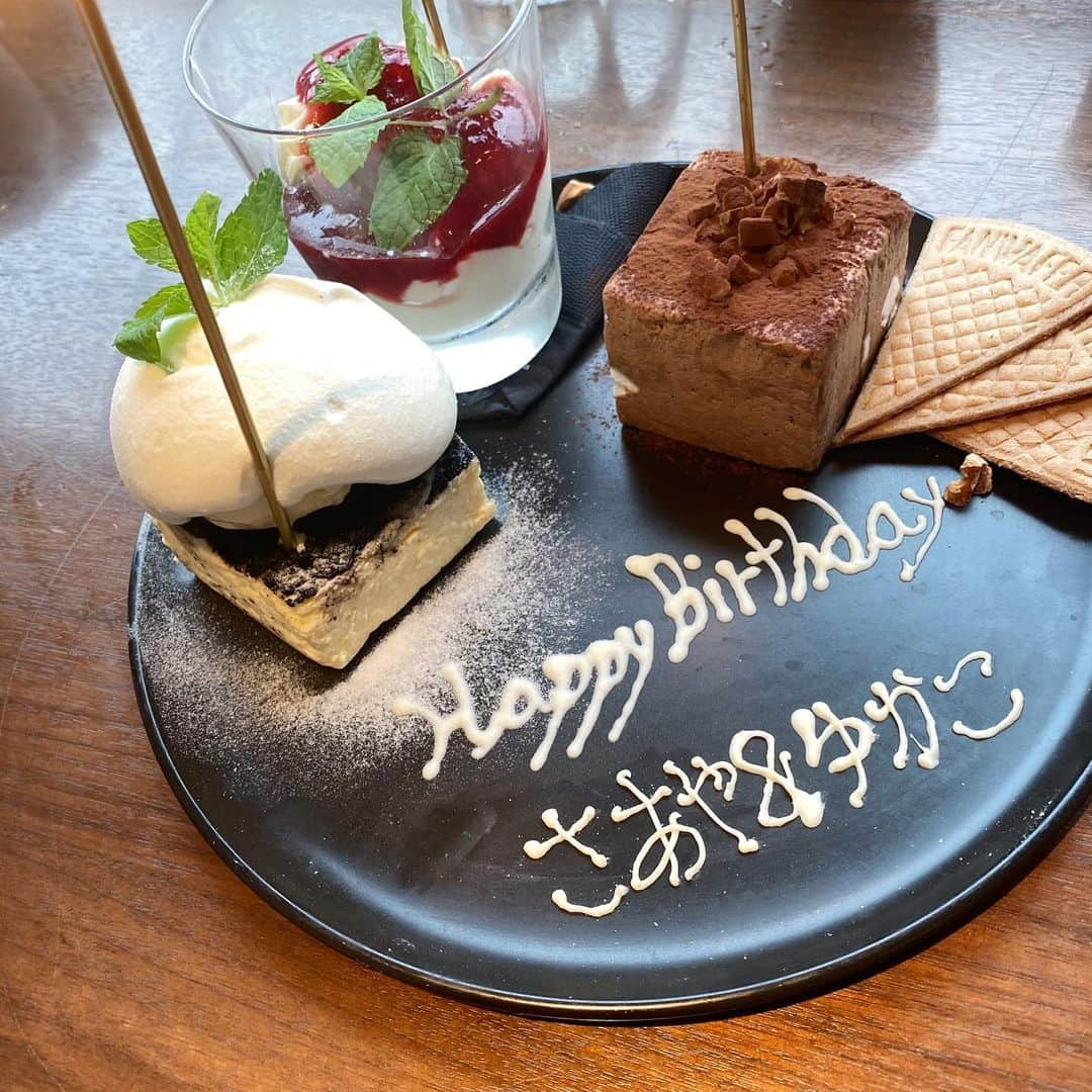 渡辺 さあやさんのインスタグラム写真 - (渡辺 さあやInstagram)「親友 @yukkexstyle と お誕生日ランチ🥂  ㅤㅤㅤㅤㅤㅤㅤ 毎年思うけど ほんと長い付き合い！ ふたりとも大人になったね♡ お婆ちゃんになっても アングラ感出しつつ しょーもないことで 笑っていよーね👵🏻  ㅤㅤㅤㅤㅤㅤㅤ #親友 #マーサーブランチ  #表参道 #バースデー #お誕生日 #mercerbrunchterracehousetokyo」6月30日 18時25分 - saaya_love