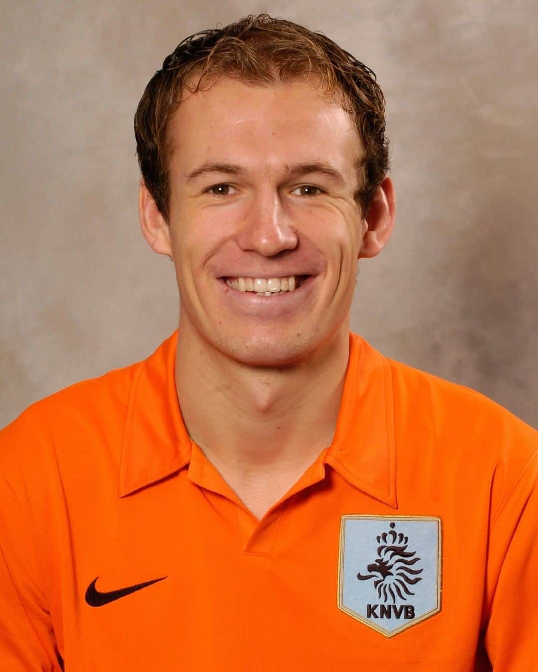サッカー オランダ代表チームさんのインスタグラム写真 - (サッカー オランダ代表チームInstagram)「Speciale gast in onze #tijdmachine deze week: Arjen Robben! 🤩🤩  @arjenrobben」6月30日 18時29分 - onsoranje