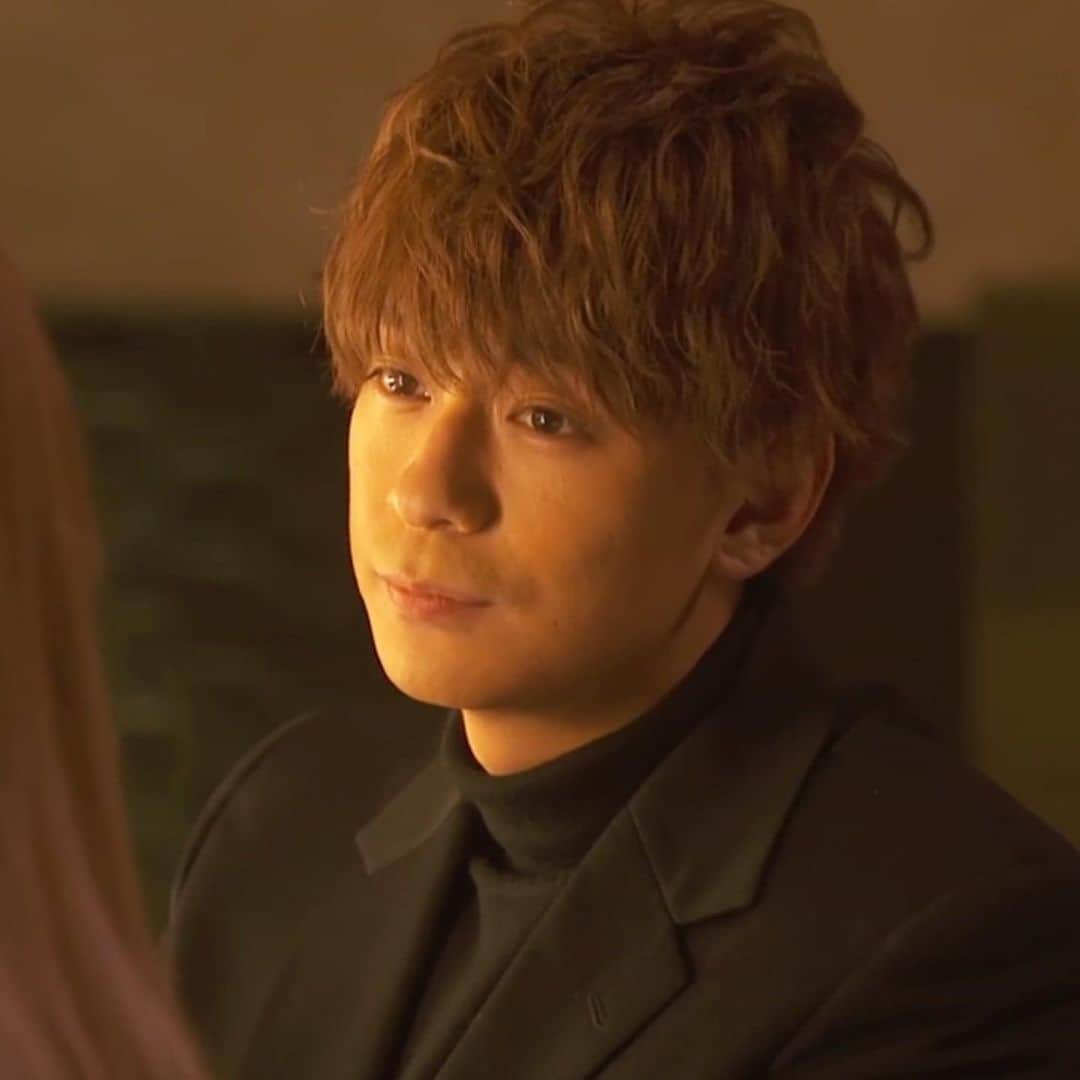 のインスタグラム：「2020.6.27 #M愛すべき人がいて 第6話 #マサ#マックスマサ part.1 ・ 「なぁアユ、明日うちこい」 「家に行っていいんですか？」 「てゆうかうち住め」 ！！！ この言い方！🥰 てか、それまでレコ大とるとか紅白出るとか言ってて プロデューサーのマックスマサだったのに いきなし彼氏のマサになった！ わー💓💞💓 ・ マサ急便ってなにwww 伝票がwww 礼香さん仕事してください😂 ・ #三浦翔平#安斉かれん#水江建太#田中みな実#BARSILVER#銀座水響亭#avictory#マサ急便#テレビ朝日#abema」