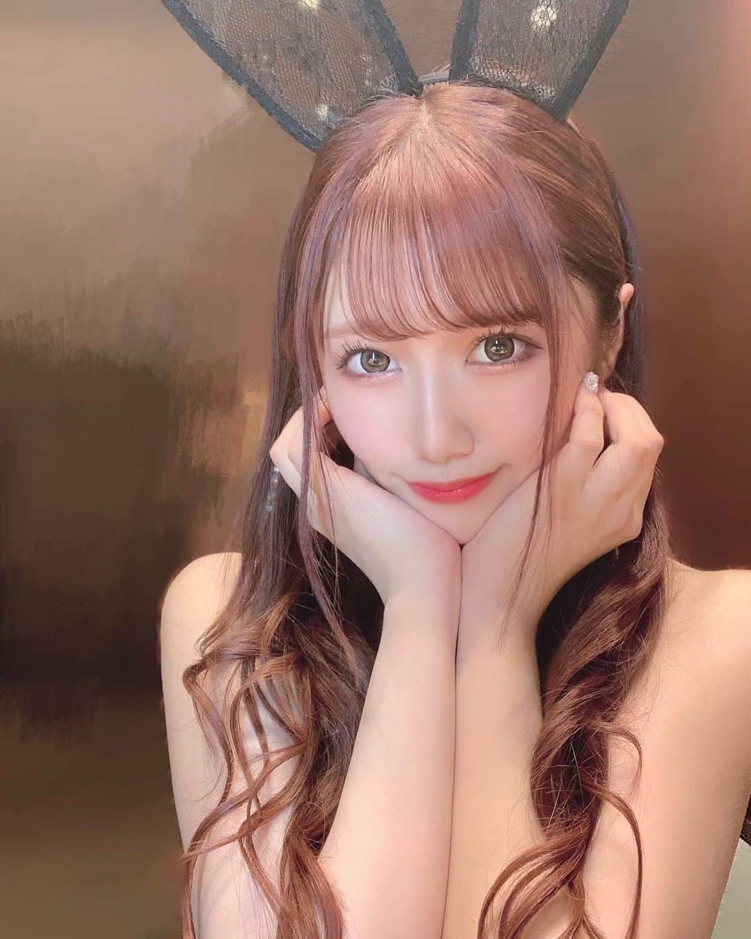 のインスタグラム：「ぴょん🐰🖤 アイコンのやつです ・ ・ ・ ・  #斎藤あみり#av女優#プレステージ#自撮り#コスプレ#lingerie#bunny#bunnygirl#sexy#グラビア#性感女星#可爱#kawaii#selfie#photography」