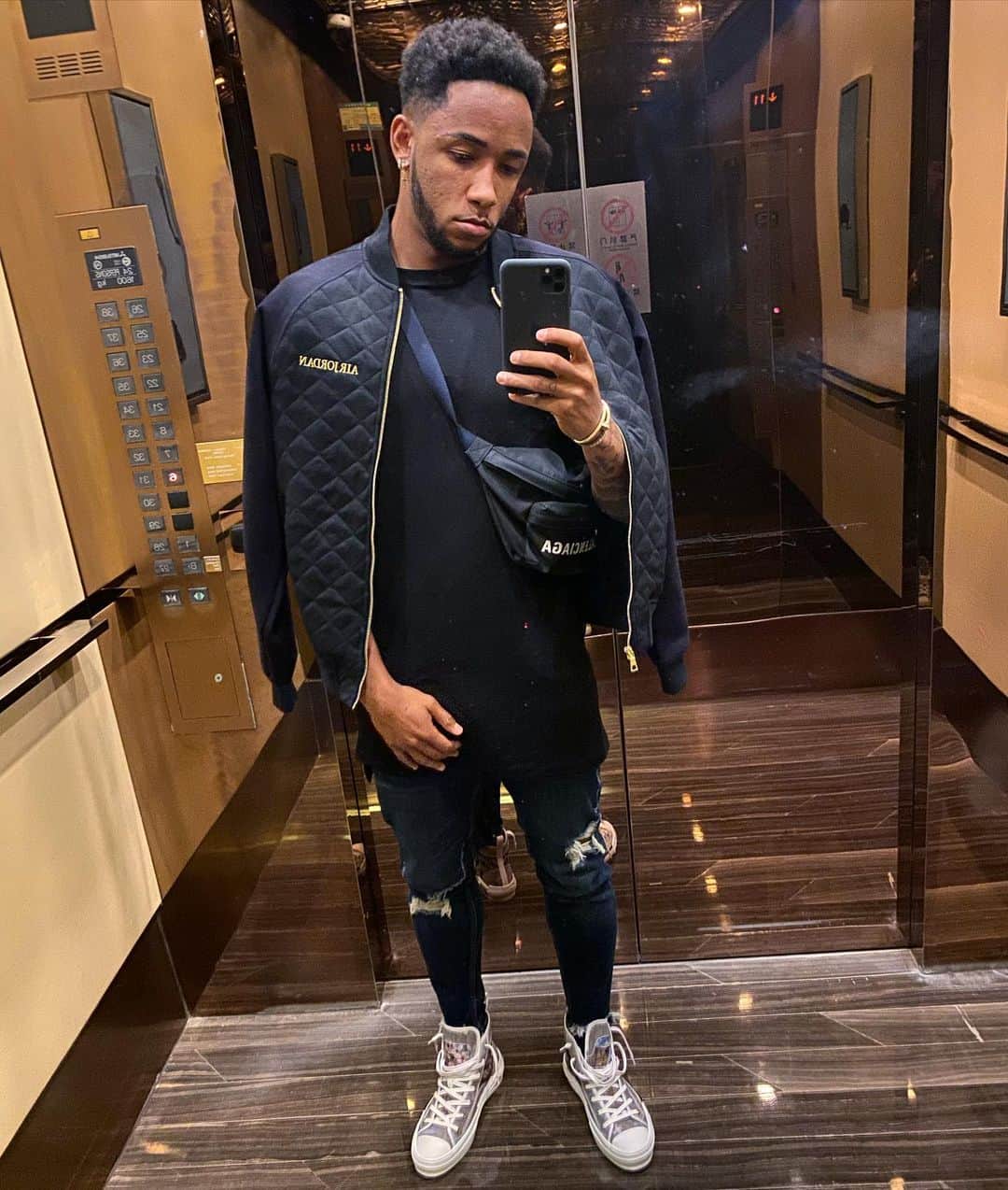 ラファエル・ダ・シルバのインスタグラム：「“Vai se acostumando a ver um preto na sua frente”🎵」