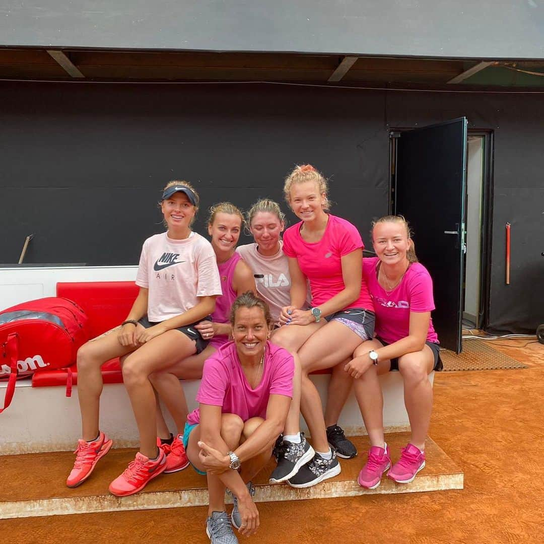 PetraKvitovaさんのインスタグラム写真 - (PetraKvitovaInstagram)「Team Pink ready for action 🎀」6月30日 18時55分 - petra.kvitova