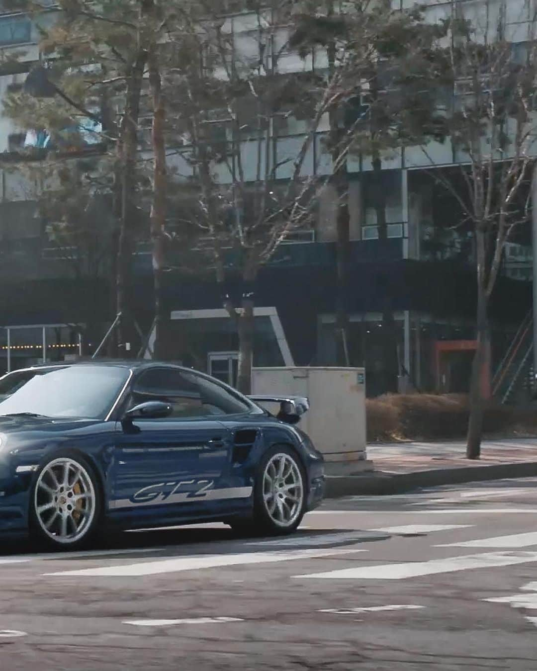 Porscheさんのインスタグラム写真 - (PorscheInstagram)「“The 911 never changes - but it evolves." Meet Jeon Yong Hoon, his daughter, and his 997 GT2. Click the link in our bio to watch his story. #Porsche #TimelessMachine @porsche.korea @1984store」6月30日 18時57分 - porsche