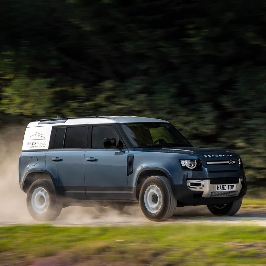 Land Roverさんのインスタグラム写真 - (Land RoverInstagram)「The New #LandRover #DEFENDER means business. Introducing Land Rover’s most durable and capable commercial vehicle ever, the New Defender Hard Top Body available in both 90 and 110 versions. Tap the link in our bio to learn more.   #TeamDefender #NewDefender #4x4 #SUV #CommercialVehicle #DefenderHardTop @landroversv #SV」6月30日 19時11分 - landrover