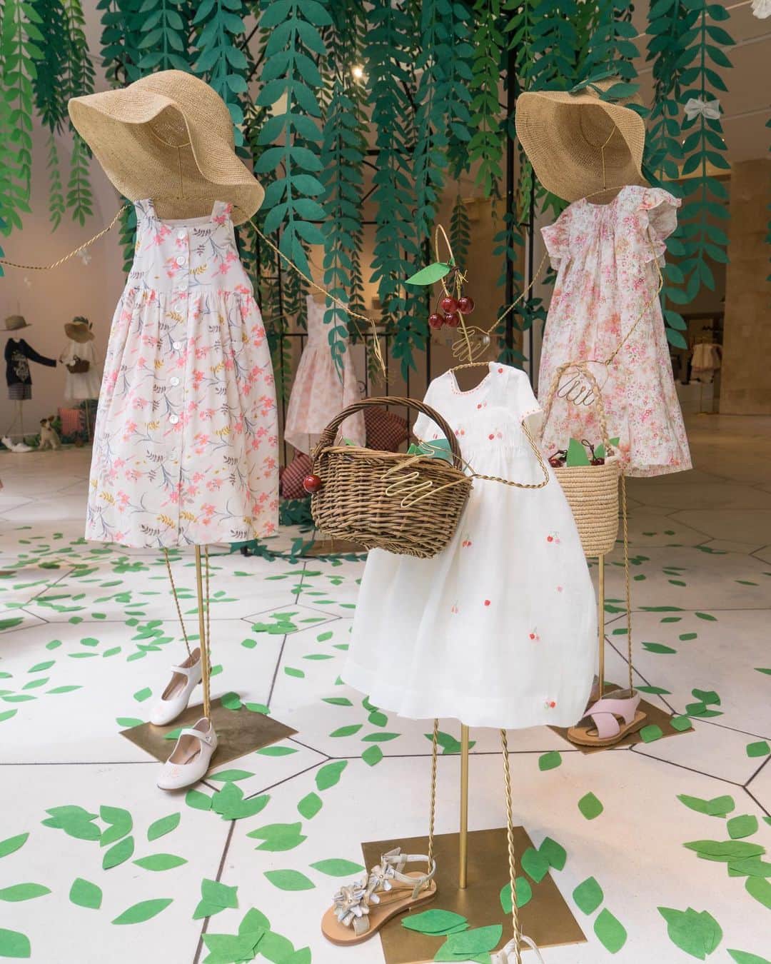 bonpointさんのインスタグラム写真 - (bonpointInstagram)「Take your favorite wicker basket, and come discover our new shopping windows to pick the cutest look for your kids 🍀 #Bonpoint」6月30日 19時24分 - bonpoint