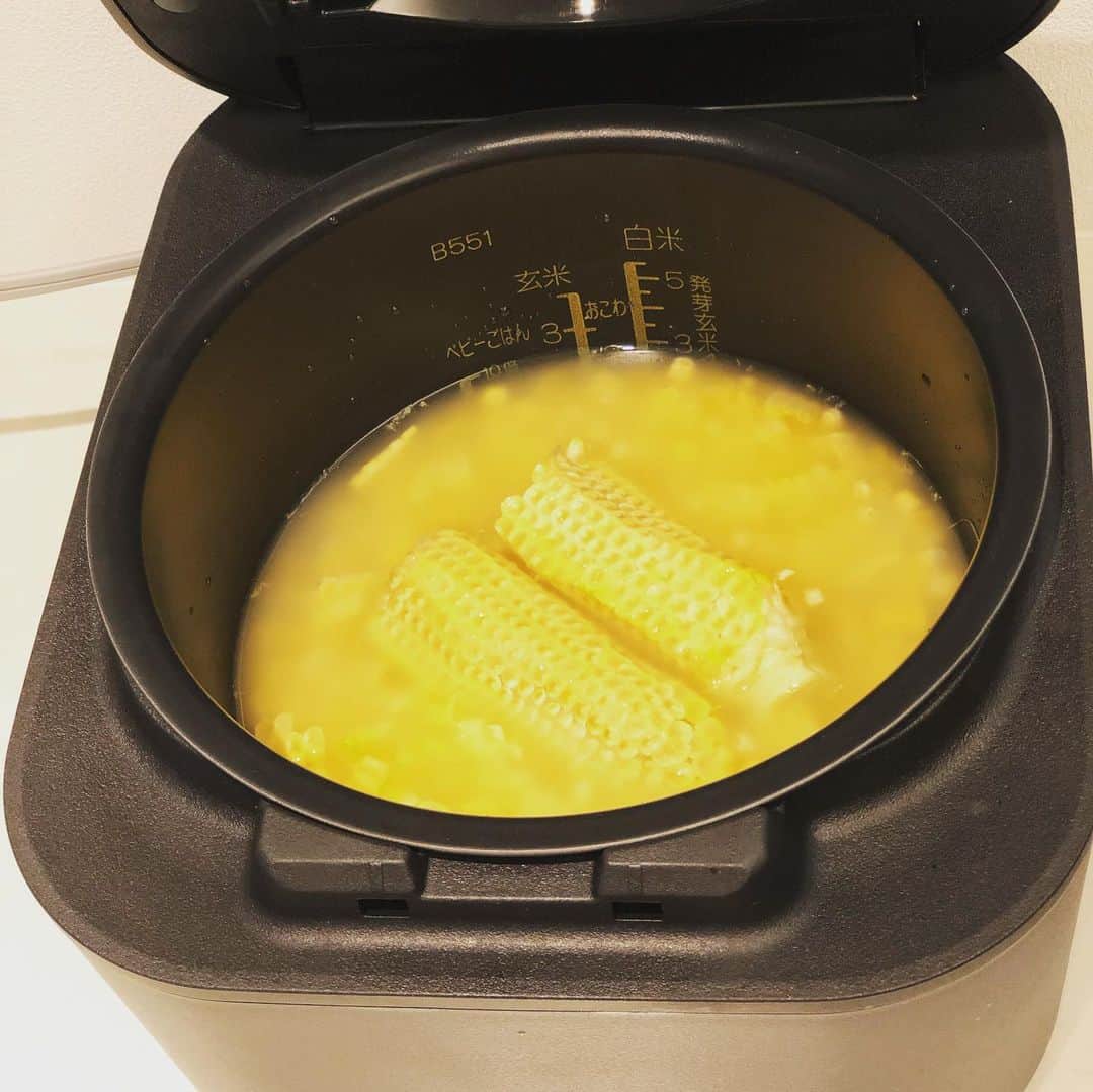 笛木優子さんのインスタグラム写真 - (笛木優子Instagram)「最近買ったばかりの炊飯器と 大好きなとうもろこし🌽ごはんとささみチーズ春巻き」6月30日 19時52分 - yukofuekiyumin