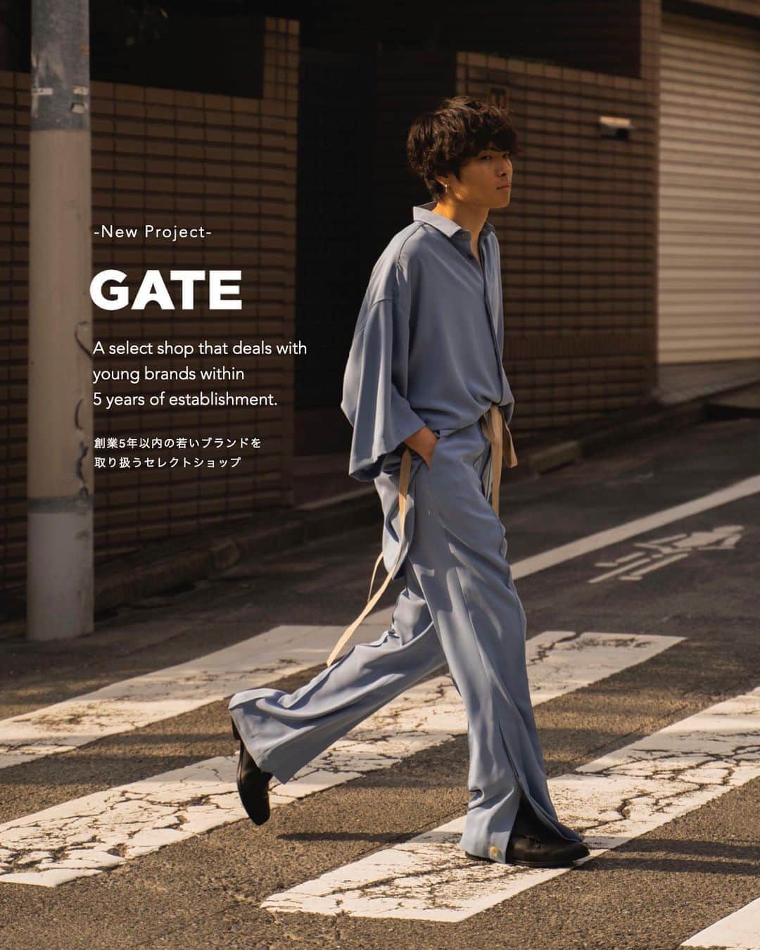 Ryoさんのインスタグラム写真 - (RyoInstagram)「ㅤㅤㅤㅤㅤㅤㅤㅤㅤㅤㅤㅤㅤ 今回、 @gate.project の為に特別に制作していただいたスリーピングセットアップ。 街着として、部屋着として幅広く着ていただけます。 @apocrypha_tokyo らしい、フォーマルとミリタリーを掛け合わせた素敵なアイテムに仕上がりました！ ㅤㅤㅤㅤㅤㅤㅤㅤㅤㅤㅤㅤㅤ 今回の7/4.5に行われるpopup/online store限定アイテムになります。ㅤㅤㅤㅤㅤㅤㅤㅤㅤㅤㅤㅤㅤㅤㅤㅤㅤㅤㅤ ---------------------------------| ㅤㅤㅤㅤㅤㅤㅤㅤㅤㅤㅤㅤㅤ GATE × APOCRYPHA.  若手ブランドのみを取り扱うセレクトショップ ” GATE ” がオープン。 ryo takashimaのディレクターやインフルエンサーとしても活躍中の高島 涼を中心とし、ADANSのディレクターとして活躍中の喜覚 崚介、HASSYADAI.HARAJUKUのオーナー兼VRフォトグラファー明 雄大の３人で若手ブランドの支援を定期的に行う期間限定型のプロジェクトとなっている。VRの技術を使用した新しい形のセレクトショップを提案する。 ㅤㅤㅤㅤㅤㅤㅤㅤㅤㅤㅤㅤㅤ 第１弾として “ APOCRYPHA. ”  播本 鈴二がクリエイティブディレクターを務め、3月に初のインスタレーションを公開した新ブランド。 GATE別注企画としてスリーピングシャツとパンツのセットアップを販売する。 ミリタリー要素を詰め込み、APOCRYPHA.らしいディテールが魅力的な商品となっている。 ㅤㅤㅤㅤㅤㅤㅤㅤㅤㅤㅤㅤㅤ 別注ローンチを記念し、7月4日・7月5日の2日間限定で原宿のHASSYADAIにてPOP-UPショップ開催。並行してオリジナルVRショップと特設WEB STOREでの販売も行う。 ㅤㅤㅤㅤㅤㅤㅤㅤㅤㅤㅤㅤㅤ ◇SLEEPING SHIRT ex: GATE  ¥25.000+TAX COL : SKY BLUE / BLACK  SIZE : FREE ㅤㅤㅤㅤㅤㅤㅤㅤㅤㅤㅤㅤㅤ ◇SLEEPING PANTS  ex: GATE ¥25.000+TAX COL : SKY BLUE / BLACK  SIZE : FREE ㅤㅤㅤㅤㅤㅤㅤㅤㅤㅤㅤㅤㅤ ◇SLEEPING SET UP ex: GATE ¥49.000+TAX COL : SKY BLUE / BLACK  SIZE : FREE ㅤㅤㅤㅤㅤㅤㅤㅤㅤㅤㅤㅤㅤ 〈GATE VR STORE〉 https://storage.net-fs.com/hosting/6390658/6/index.htm  〈GATE INSTAGRAM〉 https://www.instagram.com/gate.project/  〈GATE YOU TUBE〉 https://m.youtube.com/channel/UChlsjN32NDN6cnUTdWPZ0pg/videos  〈APOCRYPHA. HP〉 https://apocrypha-tokyo.com  〈APOCRYPHA. INSTAGRAM〉 https://www.instagram.com/apocrypha_tokyo/  ㅤㅤㅤㅤㅤㅤㅤㅤㅤㅤㅤㅤㅤㅤㅤㅤㅤㅤㅤㅤㅤㅤㅤㅤㅤ #gate #apocrypha #パジャマ #部屋着 #スリーピングシャツ #スリーピングパンツ」6月30日 19時57分 - ryo__takashima