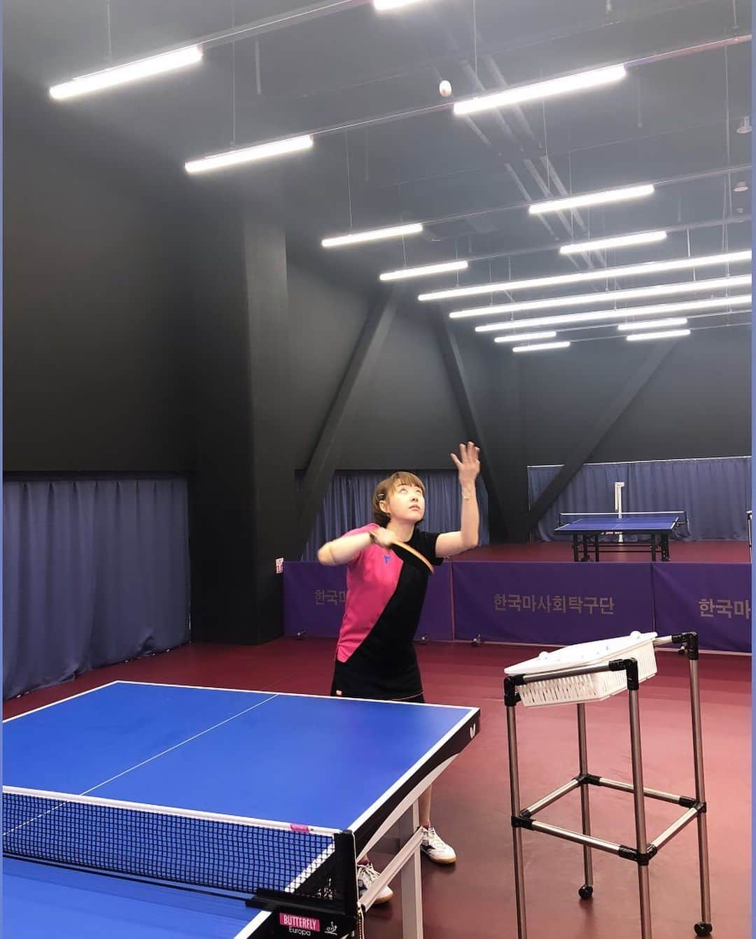 ソ・ヒョウオンさんのインスタグラム写真 - (ソ・ヒョウオンInstagram)「#스카이서브 🏓 더더 높게 던지기 😆」6月30日 20時01分 - suh_hyowon_