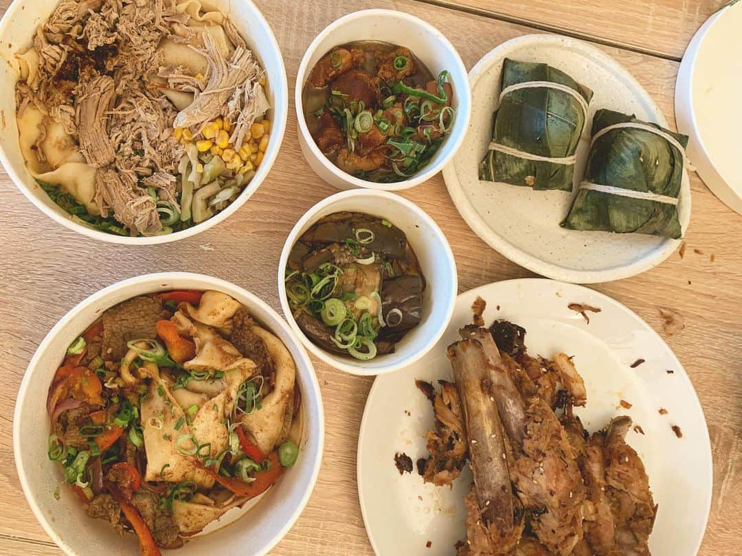 Eat With Steph & Coのインスタグラム：「@fen_noodles  spread - @deliveroo (mix of Fen Noodles and home cooking!), how did you all celebrate Dragon Boat Festival? #spread #toplondonrestaurants」
