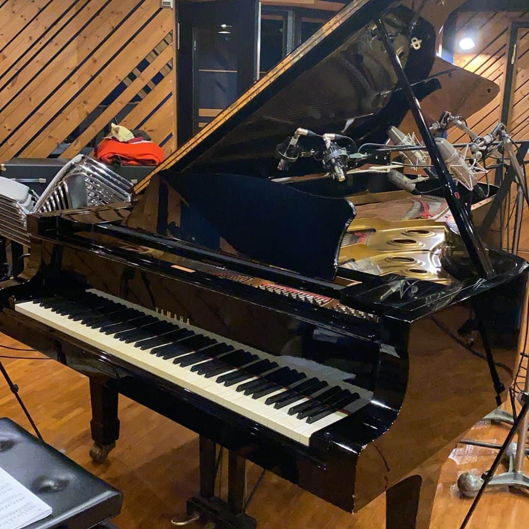 ただすけのインスタグラム：「今日の最後のお仕事で、レコーディングしております☺️」