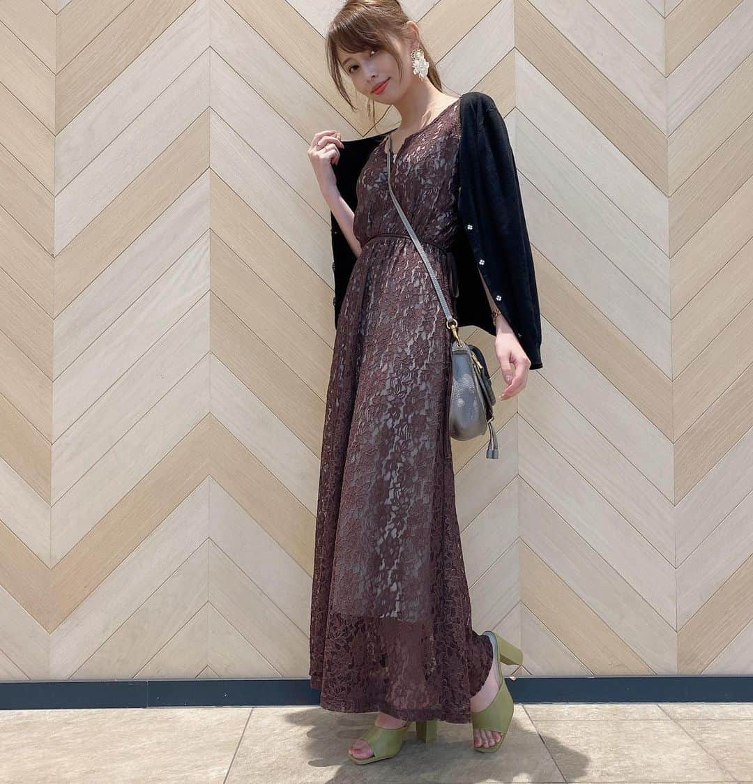 Licaさんのインスタグラム写真 - (LicaInstagram)「今年流行のアースカラーコーデ🌍  one-piece/shoes @grl_official  . #スクエアトゥミュールサンダル#サンダル#コーディネート#ファッション#アースカラー#ワンピース#チビコーデ#Sサイズコーデ#名古屋#grl#グレイル #일상#오오티디#데일리룩#데일리코디#데일리패션#옷스타그램#옷#패션#패션스타그램#코디#데이트룩 #中国美女 #衣服配搭#牛仔外套#外套#女裝外套#時尚潮流#粉我」6月30日 20時18分 - lica829