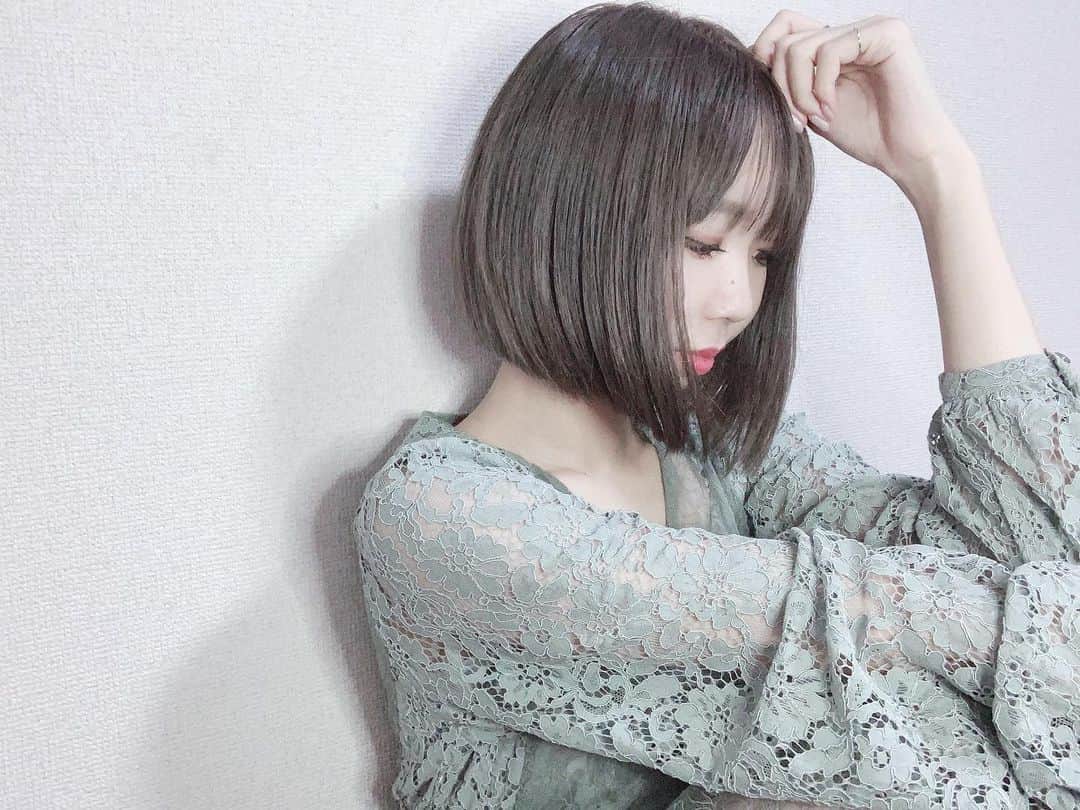 桑名利瑠のインスタグラム：「. . . 昨日は、キレイめな服でした♡ 明日からいよいよLIVEはじまります！！！ よろしくね✝️ . . . #fashion #followｍe #followforfollowback #l4l #code #横顔 #makeup #make #outfit #outfitoftheday #dazzlin #綺麗め #selfie #selca #photooftheday #photo #style #ショートボブ #ハイトーン #グレージュ #instafashion #instalike #instagood #아이돌 #모델 #패션 #도쿄 #live #アイドル #アーティスト」