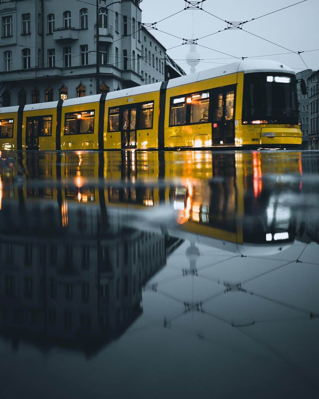 Thomas Kakarekoのインスタグラム：「it was time to leave  Sharing one of my favorite photo scenes in Berlin while producing some hotel and lifestyle content in Austria. Can’t even describe how much I enjoy traveling again after having to stay in Berlin the last 4 months for obvious reasons. So ready for new adventures.  #berlin」