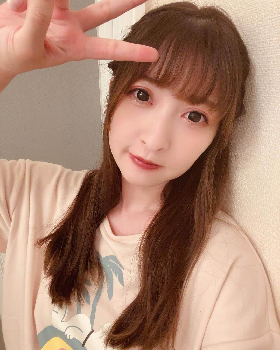 雨宮奈生さんのインスタグラム写真 - (雨宮奈生Instagram)「気分を上げるためにメイクをしたので自撮りをしました  #me #selfie #pajama #peanuts #gu #自撮り #自拍 #メイク」6月30日 20時27分 - naoamamiya