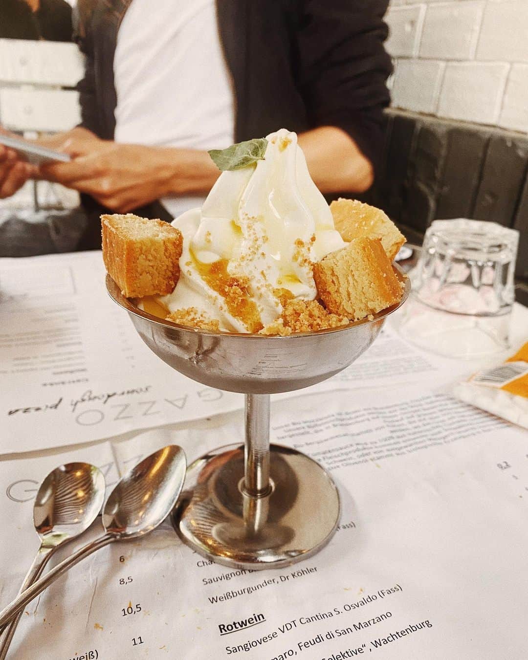 STIL IN BERLINのインスタグラム：「One of my favourite desserts in the city: buffalo milk soft serve with salt, olive oil, and shortbread at Gazzo!  #berlinrestaurant #foodinberlin #berlinfoodguide #berlinfoodie #berlinfood」