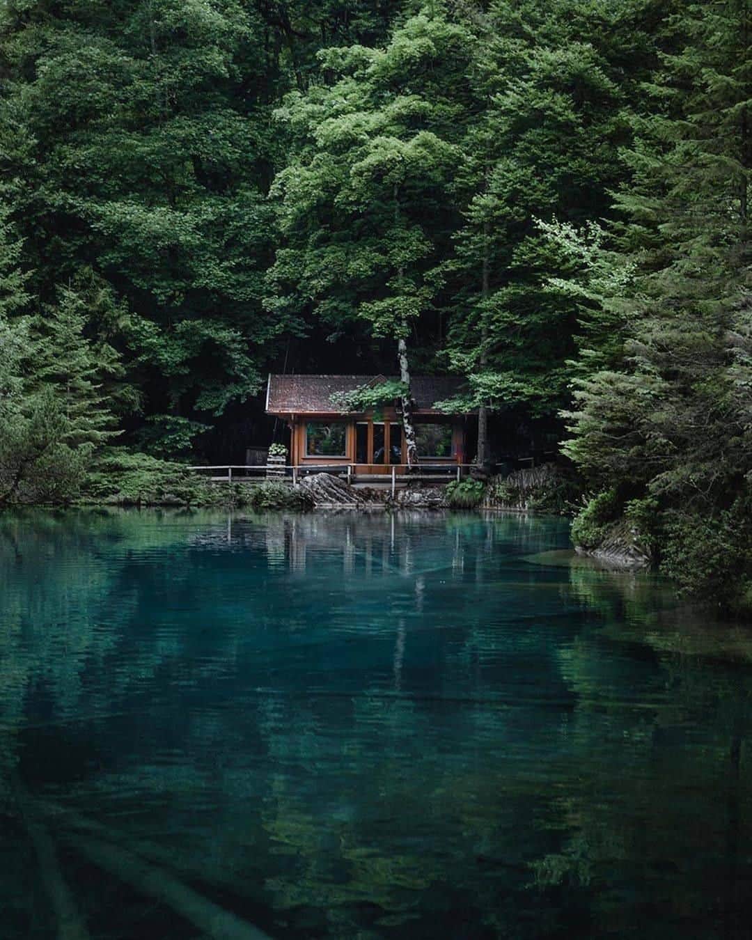 Discover Earthさんのインスタグラム写真 - (Discover EarthInstagram)「🇨🇭 #discoverswitzerland with @jameslloydcole : "Pure rustic charm, in a luscious green valley with a huge waterfall at the end. That’s a good recipe!" How amazingly blue is the water ?」6月30日 21時00分 - discoverearth