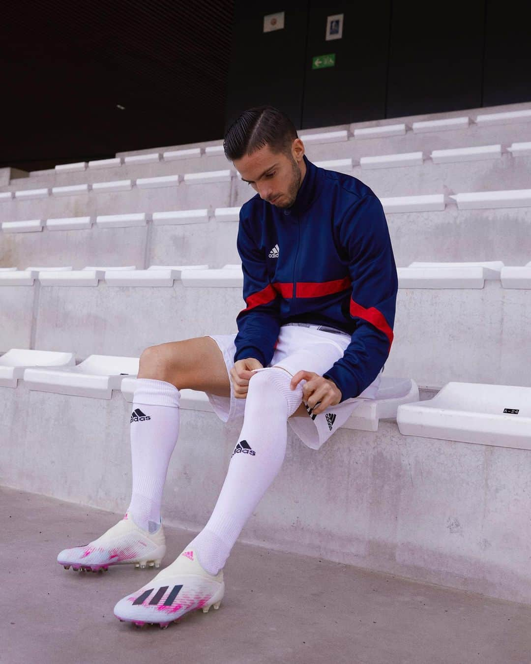 パブロ・サラビアさんのインスタグラム写真 - (パブロ・サラビアInstagram)「🆕👟 De vuelta ! ⚽ De retour sur les terrains ! ⚽ Back at it ! ⚽ @adidasfootball @adidasparis #x19 #Uniforia」6月30日 21時00分 - pablosarabia92