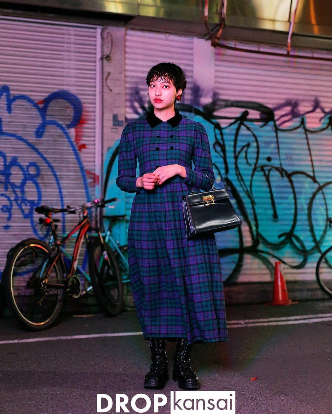 Droptokyoさんのインスタグラム写真 - (DroptokyoInstagram)「KANSAI STREET STYLES @drop_kansai  #streetstyle#droptokyo#kansai#osaka#japan#streetscene#streetfashion#streetwear#streetculture#fashion#関西#大阪#ストリートファッション#fashion#コーディネート#tokyofashion#japanfashion Photography: @kyoheihattori」6月30日 21時02分 - drop_tokyo