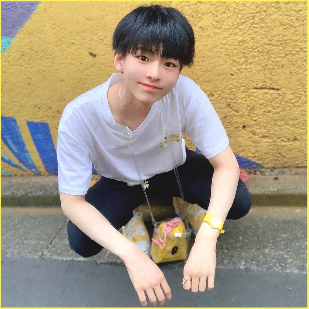 のインスタグラム：「「ぁん゛何こっちみてだよ😤？」﻿ (ドンキの前でガンつけるヤンキー)﻿ ﻿ #想像力 ﻿ #ドンキホーテ」