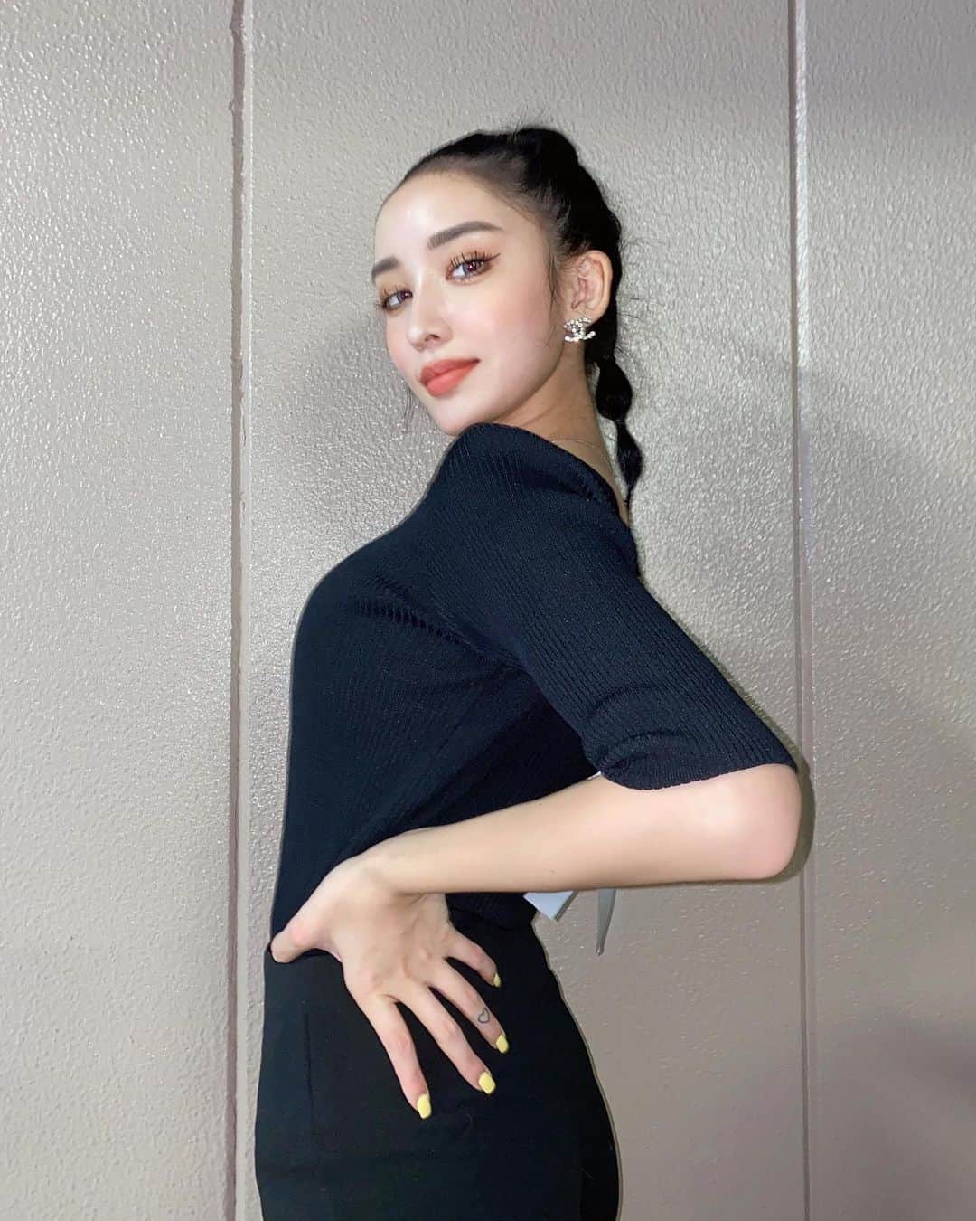 のインスタグラム：「🖤🎀」