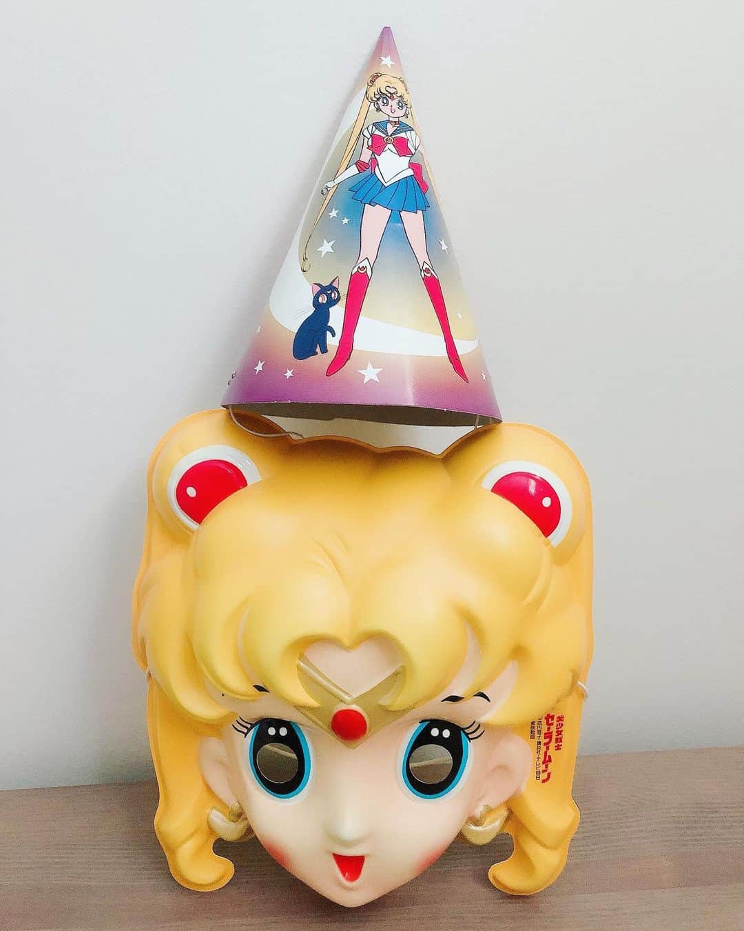Sailor Moonさんのインスタグラム写真 - (Sailor MoonInstagram)「✨🌙 Happy birthday Sailor Moon! I have a nice stack of Sailor Moon party hats! Love these! I have many things to post today so get ready!! 🌙✨  #sailormoon #セーラームーン #partyhat #party #birthday #mask」6月30日 21時39分 - sailormoon_sc