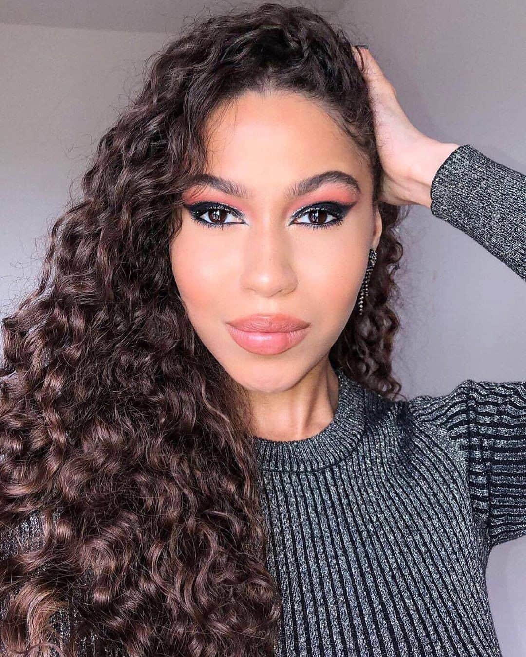 ghd hairさんのインスタグラム写真 - (ghd hairInstagram)「We are completely obsessed with these natural curls 😍 define natural texture & curls by using a diffuser ✨ @officialbeautyfile   #ghd #ghdhairpro #naturaltexture #hairgoals #hairinspo #naturalcurls #diffuser」6月30日 21時35分 - ghdhair