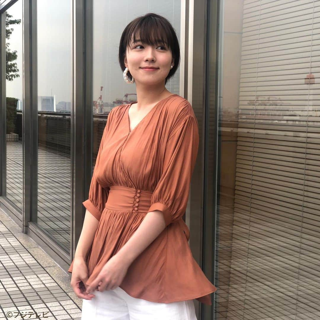 フジテレビ「めざましテレビ」さんのインスタグラム写真 - (フジテレビ「めざましテレビ」Instagram)「6月30日（火） ・ ファッション雑誌CanCamとコラボした お天気コーナー「きょう何着て行く？」 阿部華也子ちゃんの毎日のコーデを紹介♪ ・ 【きょうのコーデ】 ブラウス→#LAGUNAMOON 1万2000円 パンツ→#MilaOwen 8600円 靴→#EVOL 7900円 ピアス→#モーヴバイステラ 4500円 ・ 【コーデのポイント】 ウエストから広がるペプラムブラウス👗 一点投入すれば今っぽい華やかさがGETできます✨✨ ウエストマークのおかげで華奢見えが叶うのも嬉しいポイント👀 パンツやタイトスカートを合わせてスッキリ着るのがオススメです🙆🏻‍♀️ ・ #めざましテレビ #きょう何着て行く？ #阿部華也子 #今日のコーデ#コーデ #CanCam #今日のファッション#ootd #きょう何着て行く？は月〜金朝6時22分ごろ放送！」7月1日 7時03分 - mezamashi.tv