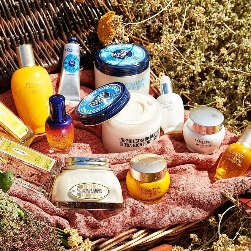 L'OCCITANE en Provenceさんのインスタグラム写真 - (L'OCCITANE en ProvenceInstagram)「＼今日から７月☀️／太陽がキラキラと輝く夏は、涼アイテムや果実の香りで爽やかに✨夏のお気に入りアイテムはどれ？﻿ ﻿ いつもロクシタンのインスタグラムを﻿ 応援していただき、ありがとうございます！﻿ ﻿ 先月も、みなさまからたくさんの﻿ 「いいね」や「コメント」をいただきました🙏﻿ ﻿ 本当にありがとうございます！﻿ ﻿ 7月は梅雨があけて、﻿ 強い日差しを感じるシーズン🏝﻿ ﻿ ロクシタンのインスタグラムでは、﻿ ジリジリとした暑い夏もご機嫌にすごせるように﻿ ﻿ ✔︎涼を楽しむアイテム﻿ ✔︎美容部員直伝 キレイになるコツ﻿ ✔︎プレゼントが当たるキャンペーン﻿ ﻿ などをお届けしていきます！﻿ ﻿ 今月も、どうぞよろしくお願いします💐﻿ ﻿ ﻿ さあ、この夏あなたが使いたい、﻿ お気に入りのロクシタンアイテムは？﻿ ﻿ ぜひコメントで教えてください✨﻿ ﻿ #ロクシタン #プロヴァンス #南仏 #南フランス #ピクニック #おしゃピク #季節を楽しむ暮らし #暮らしを整える #ロクシタン好き  #モテコスメ #かわいくなりたい #ありがとう #南仏旅行 #フランス旅 #ボディケア #キレイになりたい #コスメ好きさんと繋がりたい #コスメ好き #コスメ紹介 #梅雨明け #ポジティブ #美容垢 #コスメ好き #夏コスメ #夏コスメ2020 #コスメマニア #女子力向上委員会 #美容垢さんと繋がりたい #ロクシタン好き #loccitane」7月1日 7時09分 - loccitane_jp