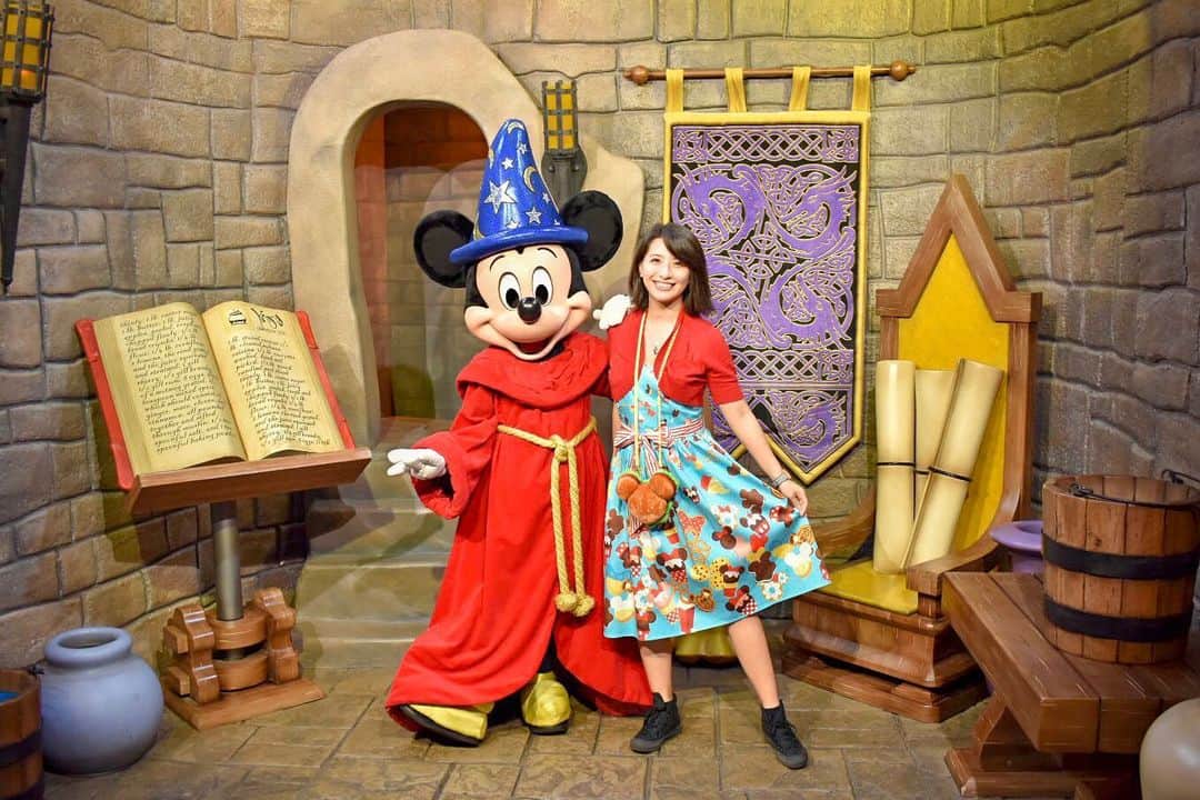 矢部あやのインスタグラム：「201905 WDW 2day 世界で1番好きな弟子ミッキー♡ ・ #waltdisneyworld #WDW #WDW2019 #disneyshollywoodstudios #DHS #DHS2019 #charactergreeting」