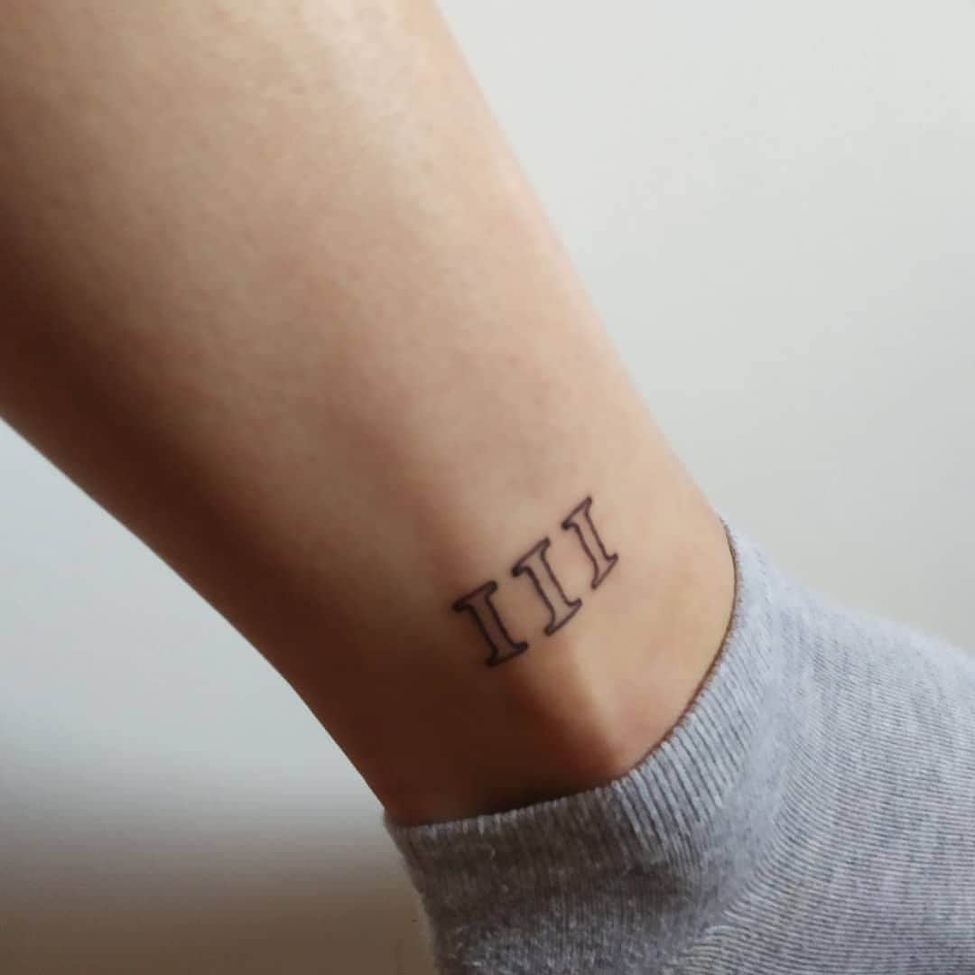 The Lumineersさんのインスタグラム写真 - (The LumineersInstagram)「Thank you to one of our biggest fans @vendy_iii for sharing their #mylumineerstattoo. How many of you have met new people through our music?」7月1日 7時26分 - thelumineers