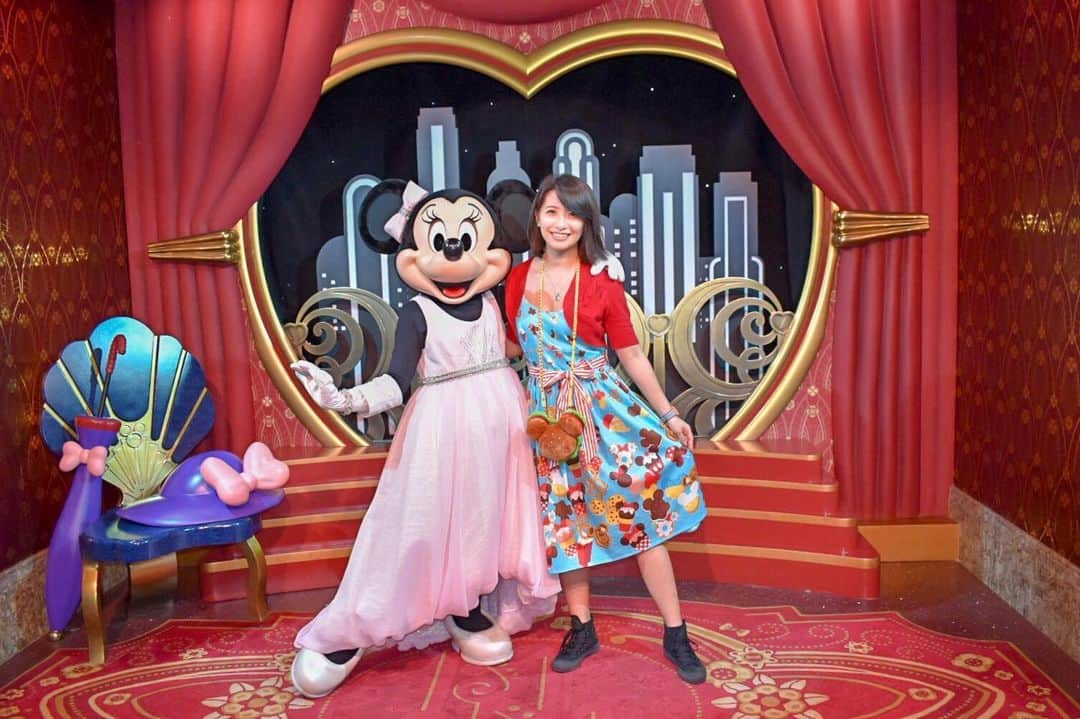 矢部あやさんのインスタグラム写真 - (矢部あやInstagram)「201905 WDW 2day おきゃわなミニーちゃん♡ ・ #waltdisneyworld #WDW #WDW2019 #disneyshollywoodstudios #DHS #DHS2019 #charactergreeting」7月1日 7時29分 - yabedayo0622