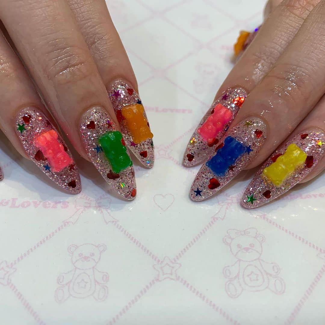 Jill&Loversのインスタグラム：「🧸HARIBO🧸  #jillandlovers #nail #nailart #paragel #gelneil#gel #ネイル #ネイルアート #me #look #love #かわいい」