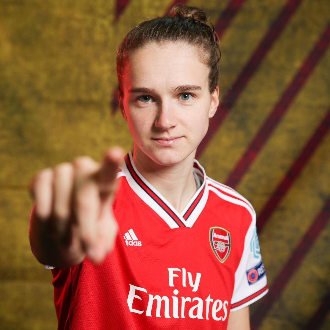 Arsenal Ladiesさんのインスタグラム写真 - (Arsenal LadiesInstagram)「📊 Top scorers in the 2019/20 @UWCL so far... ⁣ ⁣ 🔟 @VivianneMiedema 9️⃣ @ahegerberg  5️⃣ @pharder10 ⁣ ⁣ #FeedTheViv 🐐」6月30日 23時40分 - arsenalwfc