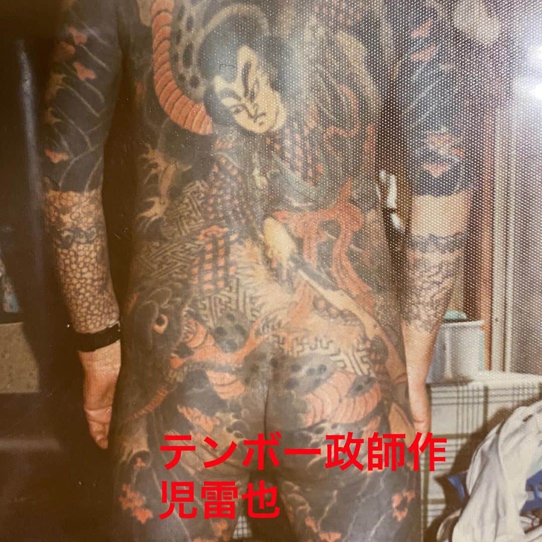 中野義仁さんのインスタグラム写真 - (中野義仁Instagram)「探し物をしていたら懐かしい物との出会いがありましました。 取り敢えず、獄門首。唐獅子牡丹。 沢山あり過ぎてポストでぎせん。🙇‍♂️🙏  #H2ocean #h2oceanproteam #officialh2ocean #instagra #traditional #freehand   #japan #art #artist #horiyoshi4.kaku #artistmafia #friend #tattoos #tattooing #tattoomag  #inK #inkdmag #tattoomagazine #tattoos_of_instagram   #tattoolifemagazine #tattooenelgy #tattooinstagram #tattoomania #artistmafia #tattoocultur #tattoocomunity #tattooculturmagazine #tattooare  @jessyentattoo @dennis_camsupply @yokohama_tattoo_museum @souryou @kiwamijewelry @horiyoshi3shop @taiwantattooconvention @horiyoshiy3_kaku」6月30日 23時50分 - horiyoshi_3