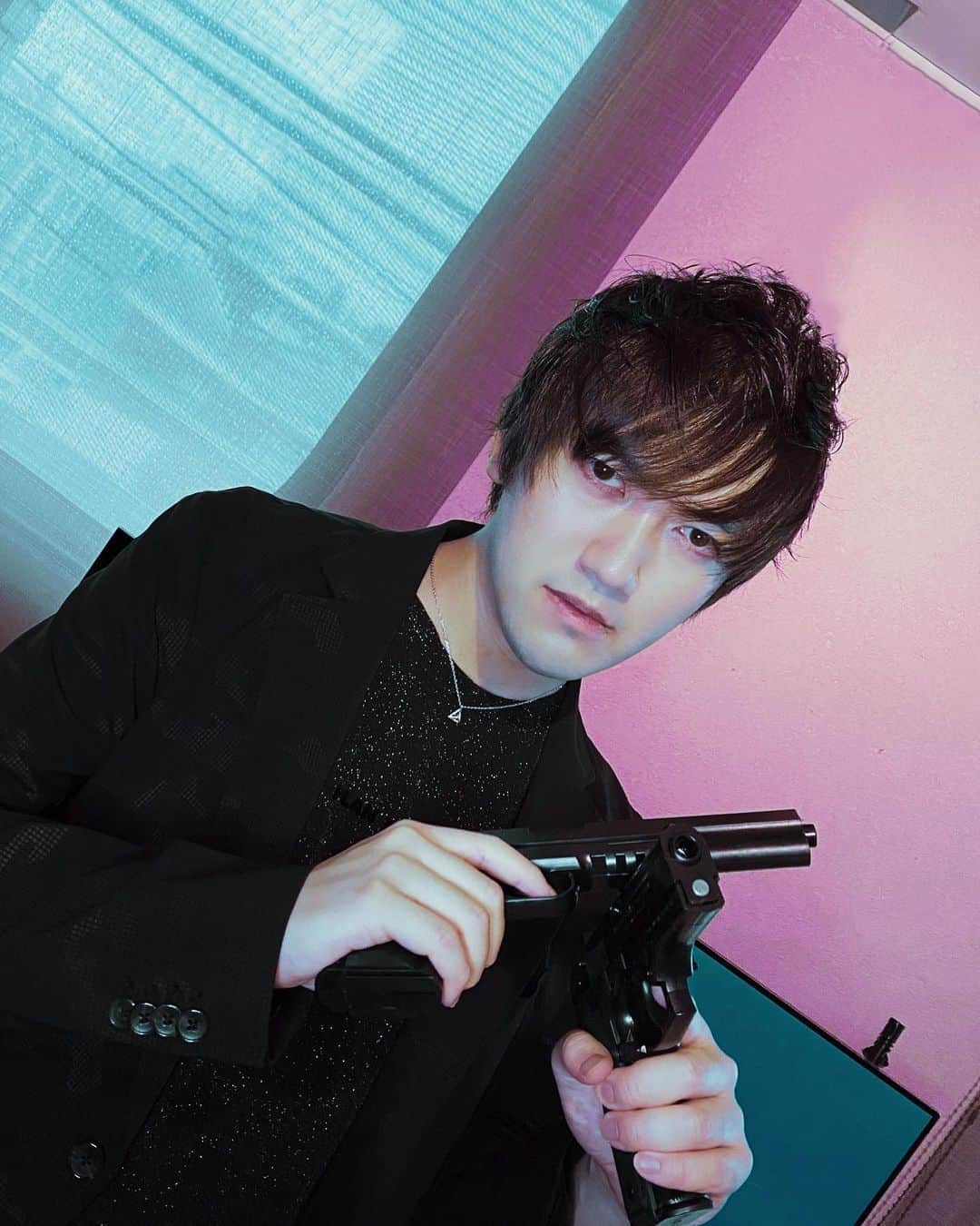 TeddyLoidのインスタグラム：「GUN＝KATA🔫」