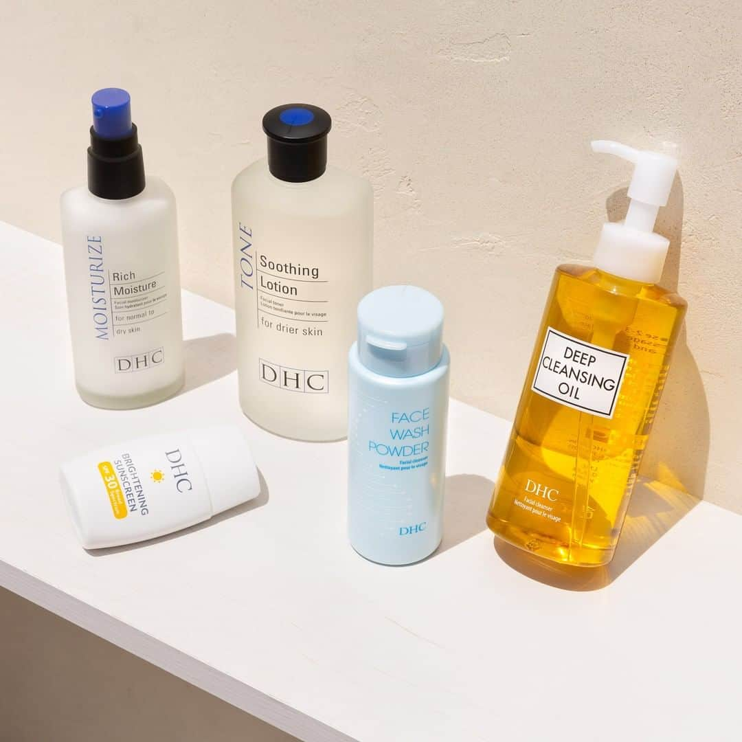 DHC Skincareさんのインスタグラム写真 - (DHC SkincareInstagram)「What #JBeauty essentials are currently on your vanity? 🤩 Tell us in the comments below!⁣ ⁣ Our all-time faves:⁣ ⁣ ✨ Deep Cleansing Oil. No explanation needed here.⁣ ☁️ Face Wash Powder turns into a luxurious lather and gently exfoliates with protease enzymes.⁣ 💧 Soothing Lotion hydrates and prepares skin to receive the maximum benefits of your moisturizer.⁣ 💙 Rich Moisture plumps and revitalizes dull, tired-looking skin with a fresh, lightweight texture.⁣ ☀️ Brightening Sunscreen is formulated with mineral-based sun protectors to fend off the number one cause of premature aging—the sun. ⁣ ⁣ #DHCisJBeauty #SkincareRoutine #SkincareObsessed #SimpleSkincare #AsianBeauty #Sunscreen #DoubleCleanse」7月1日 0時13分 - dhcskincare