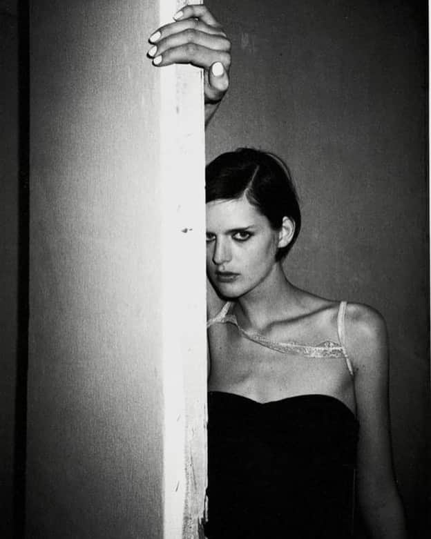 大森美希さんのインスタグラム写真 - (大森美希Instagram)「Stella Tennant, photo by Juergen Teller, Paris 1995  #今日の一枚 #ステラテナント #ユルゲンテラー #ヘルムートラング #90年代ファッション #90年代スタイル #ファッションフォト #モード #アート #ファッション #クリエーター #写真 #今日のムード #ポートレート #スーパーモデル #パリ #ヨーガンテラー #todaysphoto #stellatennant #juergenteller #portrait #fashionphotography #fashion #mode #art #90sfashion #helmutlang #helmutlangarchive #todaysmood #monochrome」7月1日 0時13分 - mikiomori_