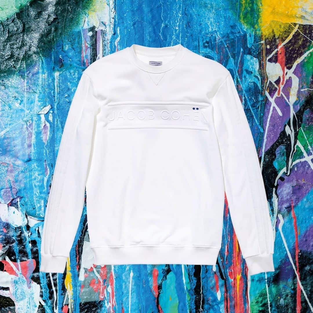 Jacob Cohenのインスタグラム：「Freedom is a white surface waiting for action  S/S 20 Man Collection Made in Italy  #JacobCohen #JacobCohenJeans」
