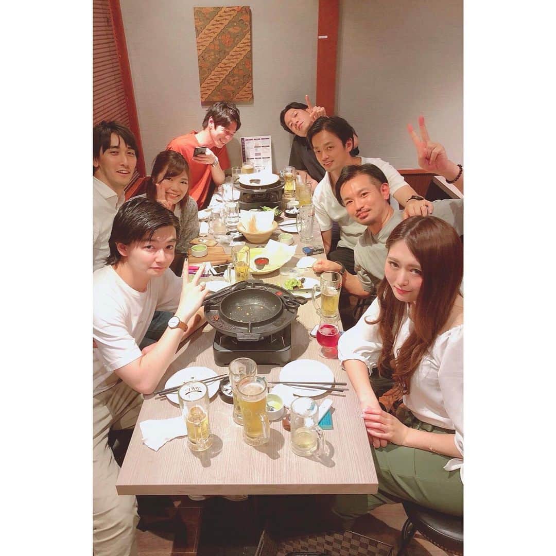 akamasa Kawata ( 川田 行政 ) のインスタグラム：「・ ・ 【friendship】 ・ 別の道を歩む後輩たち。 ・ アパレル業界の楽しい時代を 新しい形で復活させたい ・  ーーーーーーーーーーーーーーーーーーー ファッションはマインドを 相手に伝えるための武器である。 ・ “マインド” を “外見” という武器に変え、 すべての人が本質を最大限に活かし、 “Happy”になれる社会を目指します。 ・ Happy Styling Management  ～あなたの為の専属スタイリスト～ happystyling.wixsite.com/main ・ Nonver Style  https://nonver.paintory.com/  @takamasakawata @happystylingmanagement @nonver_style ーーーーーーーーーーーーーーーーーーー #happystylingmanagement #nonverstyle #nonver #stylistlife #fashion #fashionphotography #beautiful  #tshirts #ファッション #ファッションスタイリスト #メンズファッション #レディースファッション #コーディネート #大人コーデ #tシャツ #経営者 #起業家 #お洒落さんと繋がりたい」