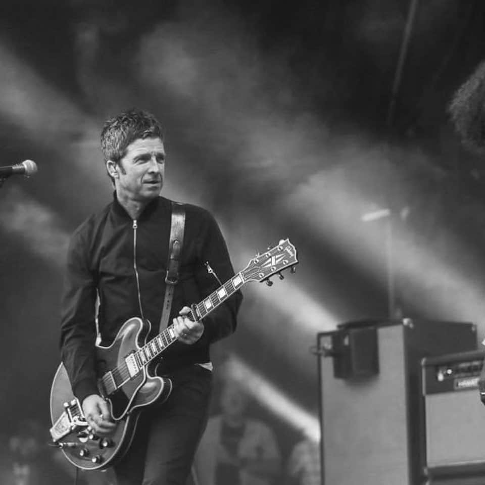 ノエル・ギャラガーさんのインスタグラム写真 - (ノエル・ギャラガーInstagram)「#OnThisDay last year NGHFBs headlined Sunday Sessions on a beautiful evening at Exeter's Powderham Castle. #NGHFBTour」7月1日 0時37分 - themightyi